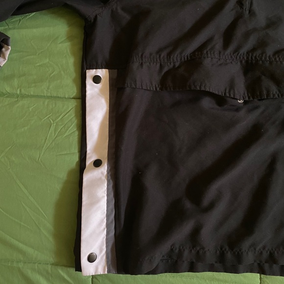MENS WINDBREAKER IN BLACK - Picture 2 of 7
